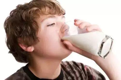 这样喝牛奶等于“白喝”，这些错误你犯了不止一次！